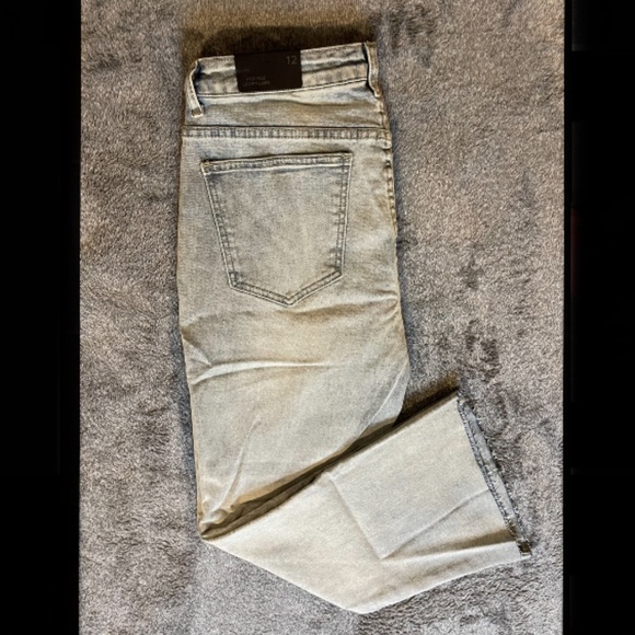 NWT ~ Premium 5 Button High Rise Light Blue Crop Fringe Hem Jeans ~ Rue21 - Picture 4 of 4